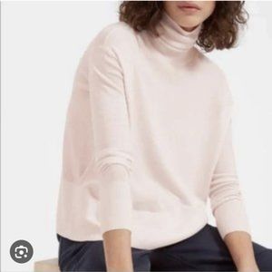 Everlane Blush Pink 100% wool boxy turtleneck sweater size Medium
